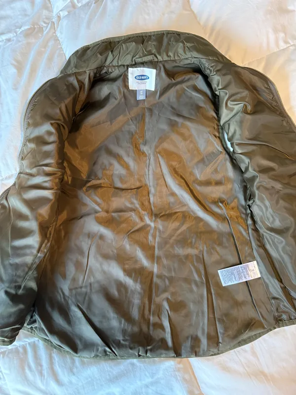 Old Navy Women’s Vest Puffer Small - Image 2