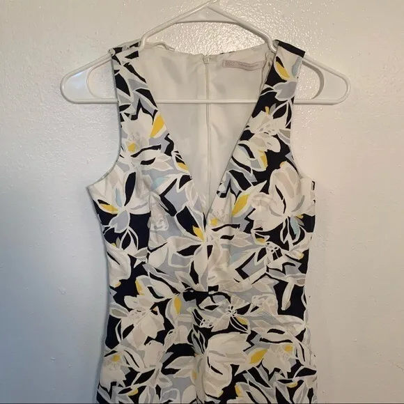 Zara Trafaluc Women's Size XS Sleeveless Deep V-Neck Dress Floral White Blue - Image 3