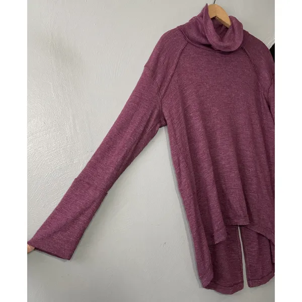 We The Free Tunic Top Oversized Large Berry Split Back Knit Lagenlook Leisure - Image 2