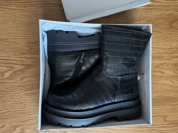 Nasty Gal Black Faux Croc Leather Zip Front Ankle Boots Size US 9 UK 7 - Image 9