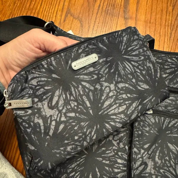 Baggallini Crossbody Everyplace Bag NWT Black Floral School College Travel - Image 6