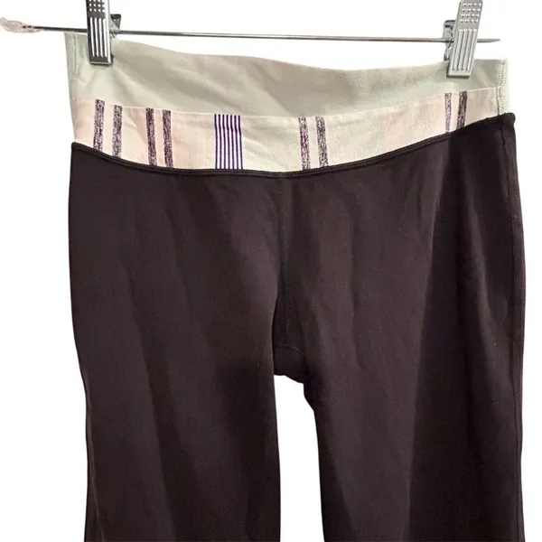Lululemon Women's Black Yoga Pants Size 6 Flare‎ Leg Activewear - Image 2
