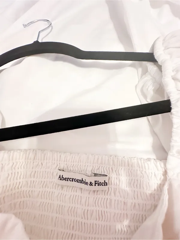 A&F Milkmaid White Puff-Sleeve Smocked Crop Top - Image 2