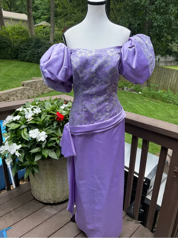 Vintage Lilac Floral Midi Dress with Puff Sleeves - Image 2