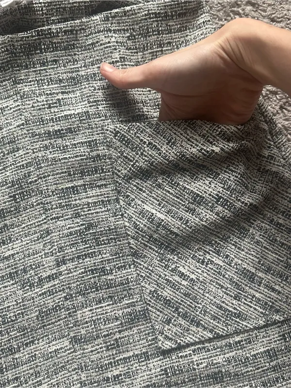 Le Lis Black and White Tweed Patch-Pocket Mini Skirt - Image 3