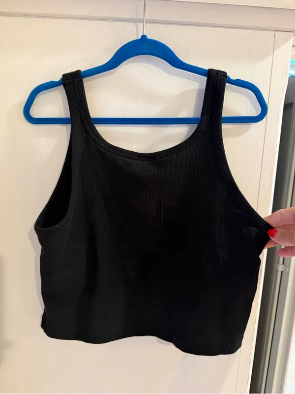 Victoria’s Secret PINK black crop tank top! Size Medium! - Image 3