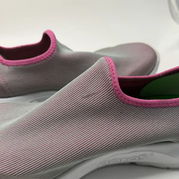 Oofos OOmg Sport Shoe Recovery Slip-On Low Rise Fuschia Sneaker Women's Size 9 - Image 7