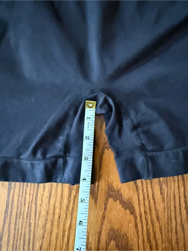 High-Waist Black Seamless Gym Workout Shorts Size Large New - Image 10