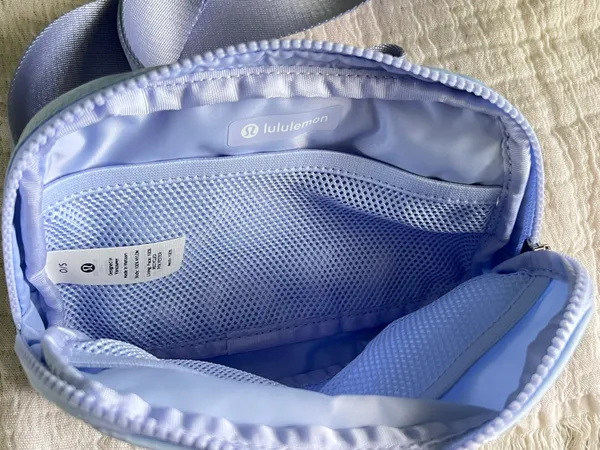 Lululemon Everywhere Belt Bag - Image 2