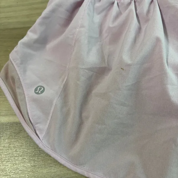 Lululemon Hotty Hot Low-Rise Lined Short 2.5" Pink Women Size 6 - Image 4