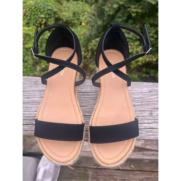 Top Moda Black Faux Suede Strappy Sandals Sz 7 NIB - Image 5
