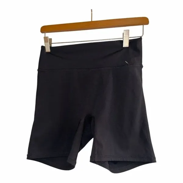 ✨Fabletics Anywhere Motion365+ High-Waisted 6'' Black Sz Medium Shorts✨ - Image 5