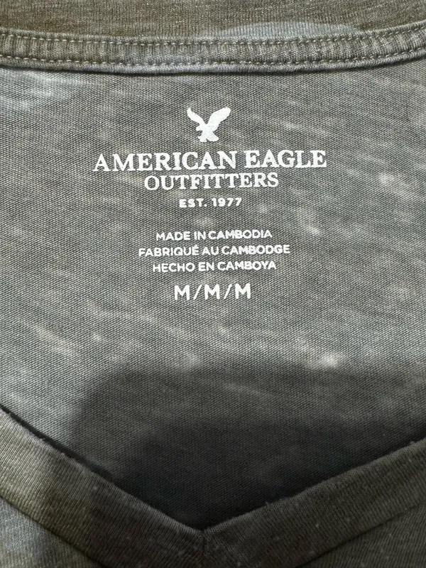 American Eagle Camo T-Shirt V-Neck - Image 3