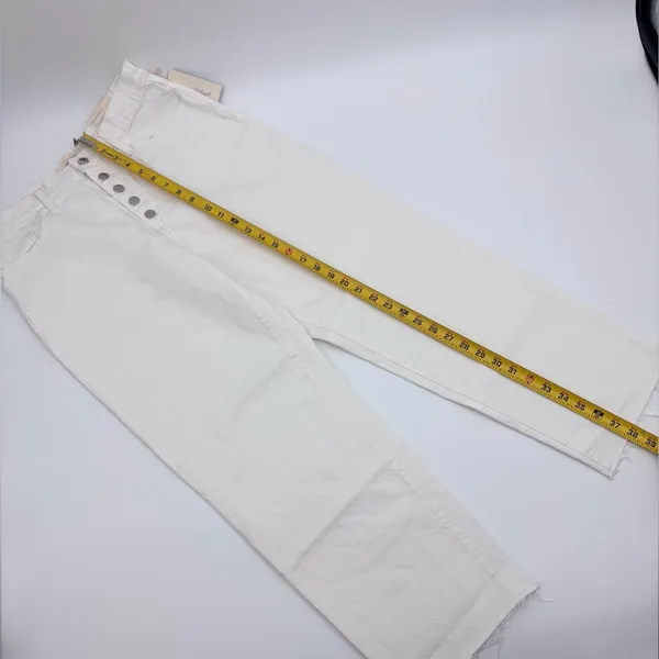 Universal Thread Women's Off-White Straight Leg Jeans - Image 6