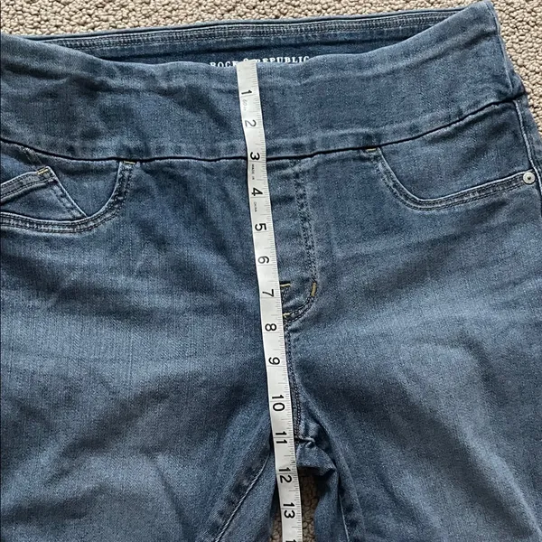 Rock & Republic Blue Skinny Jeans with Eyelet Detail - Image 9