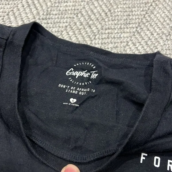 Hollister Women's Black Long Sleeve Crop Top - Image 2