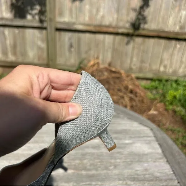 Jewel Badgley Mischka Dotty Glitter D'orsay Kitten Heel‎ size 6 - Image 4