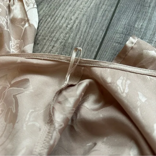 Pink jacquard satin wrap blouse - Wayf - Image 10