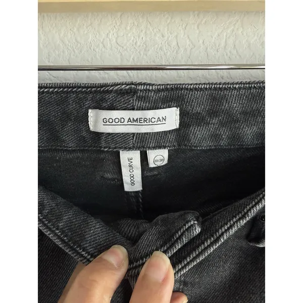 Good American Women's 10/30 Good‎ Curve Straight Leg Jeans Black GCS126T Raw Hem - Image 7