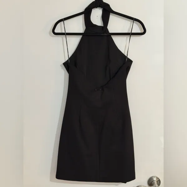 Elliatt, NWT, Black Backless Dress with Bow Detail - Image 6