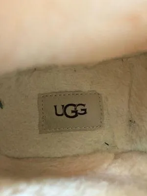 UGG Boots Women’s White - Image 2