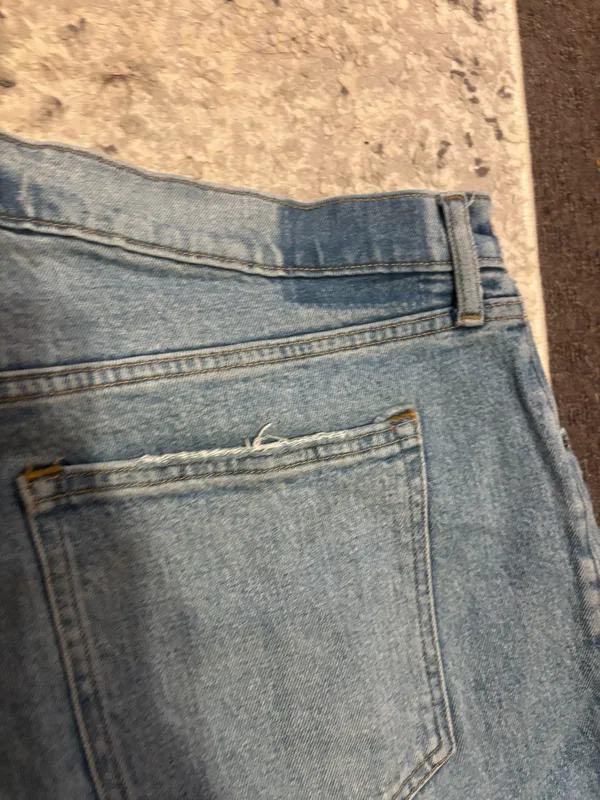 Abercrombie & Fitch The 90’s Straight Ultra High Rise Distressed jeans woman’s size 18R/34 - Image 3