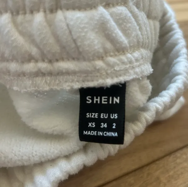 SHEIN EZwear Elastic Waist Sweat Shorts - Image 3