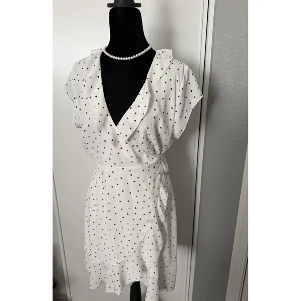 Aritzia Sunday Best Savoy Wrap Dress White Black Heart Print Ruffle Mini Size 6 - Image 5