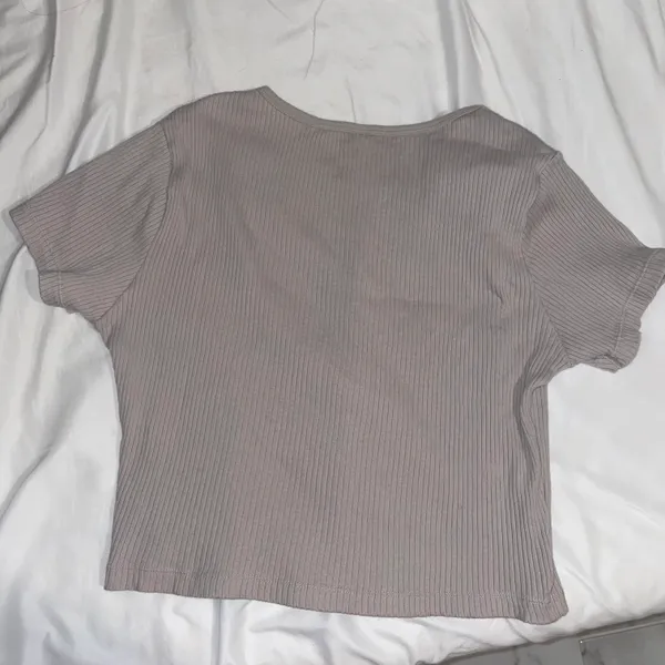 Uniqlo Ribbed Tee - Image 3