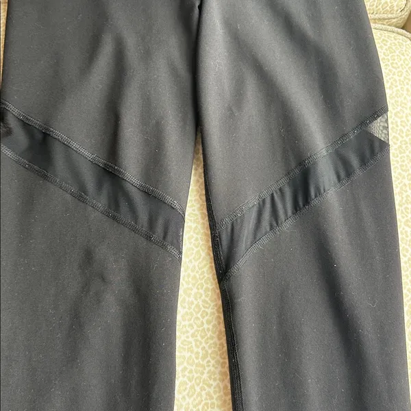 Old Navy Active Black Go-Dry Leggings with Sheer Panels size M - Image 7