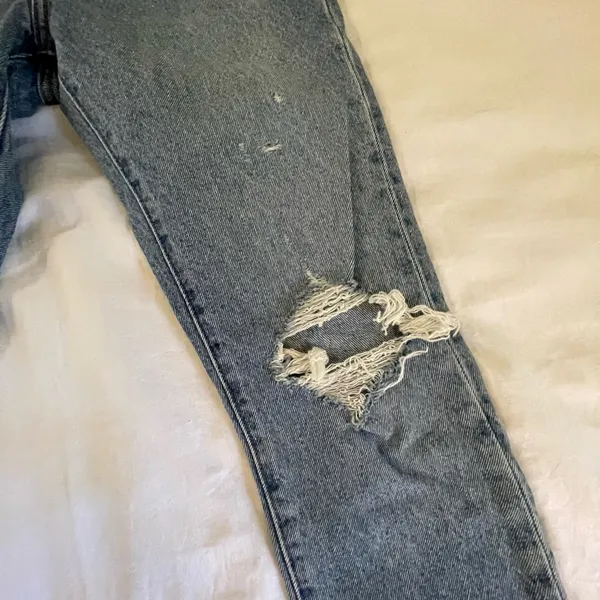 Levi’s 501 s distressed ripped denim jeans pants - Image 4
