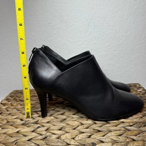 Bandolino Sleek Black Heeled Boots - Image 6