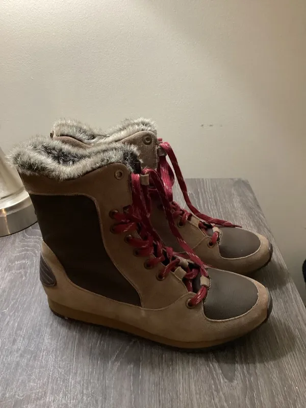 Aerosoles Winter Boots Suede Fur Laced Brown - Image 2