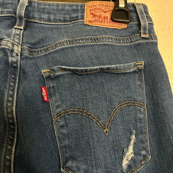 Levis Blue Skinny Jeans with Distressed Details - Image 6