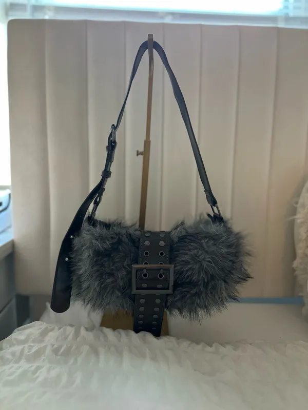 Furry shoulder bag Gray - Image 5