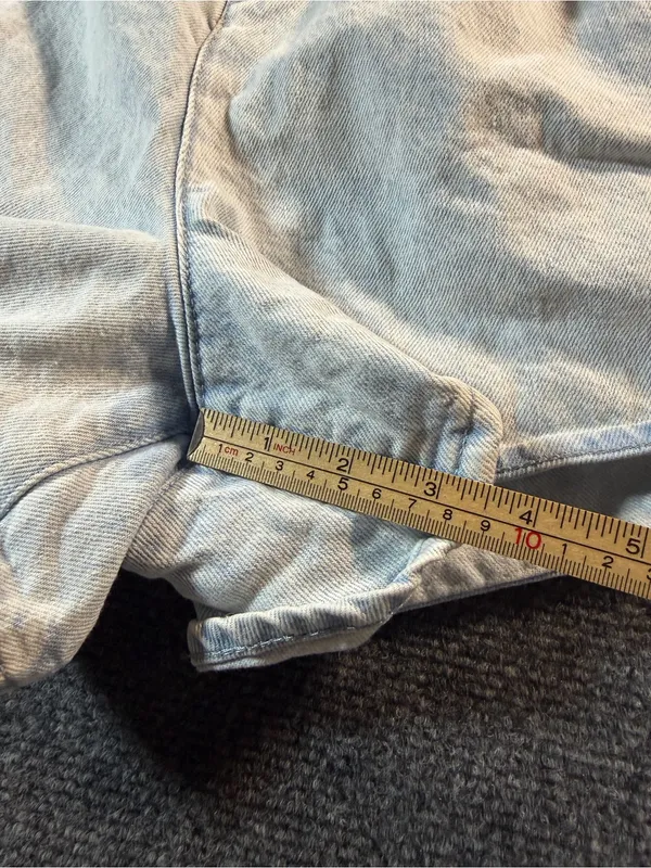 Express Light Wash High Rise Pleated Denim Shorts Size XL 3.5 Inch Inseam - Image 9