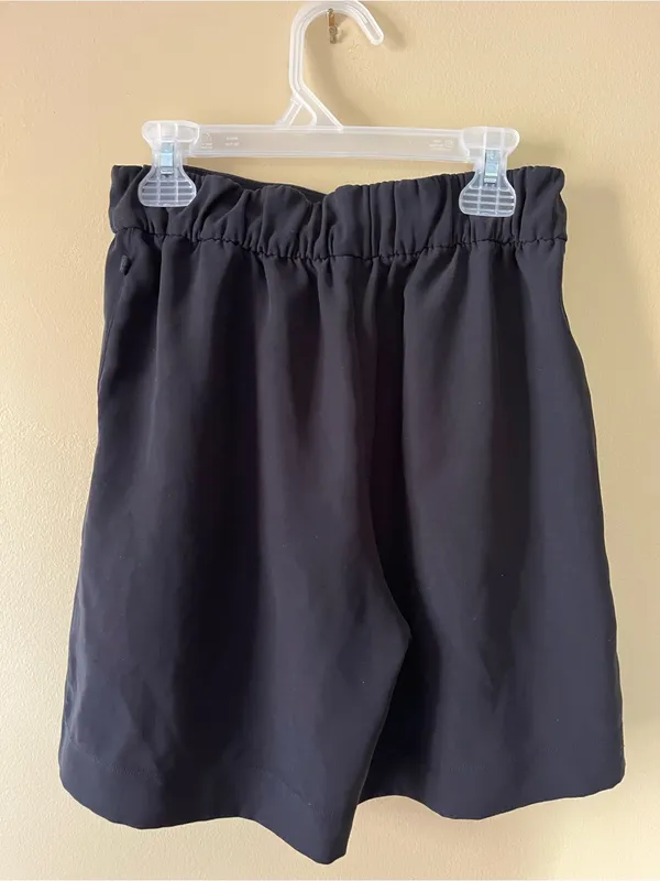 lululemon Noir Short 5.5 Black High-Waist with Tie - Image 5