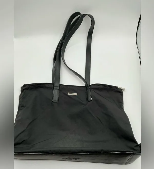 A Very Rare Beautiful Vintage Foldable Nylon Tumi Travel Tote Bag - Image 3