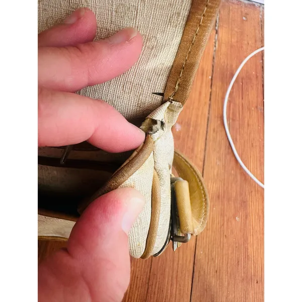 Vintage GUCCI Tan Interlocking GG Turn Lock Crossbody Made In Italy Purse - Image 12