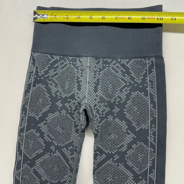 lululemon athletica Black Snake-Print Seamless Leggings - Image 3