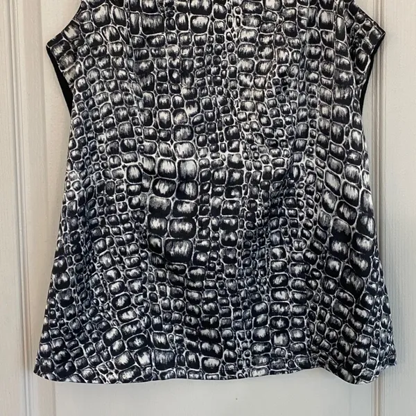 Ann Taylor Womens Sleeveless Top M Black White Crocodile Print Sheer Overlay‎ - Image 7