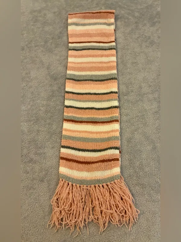 Women’s NatonMcNaughton Striped Pink Multicolor Knit Fringe Scarf Size Mediu - Image 3