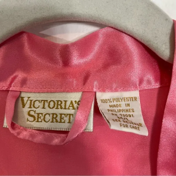 VINTAGE Victoria’s Secret Gold Label Barbiecore Pink Tassel Nightgown Robe - Image 4
