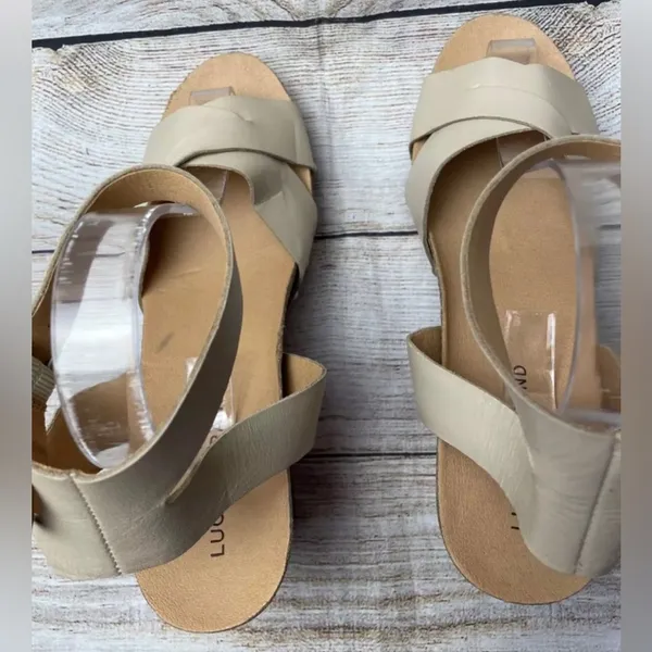 Lucky Brand Hadilla Women’s Tan Leather Platform Sandal With Studs Size 10M - Image 5