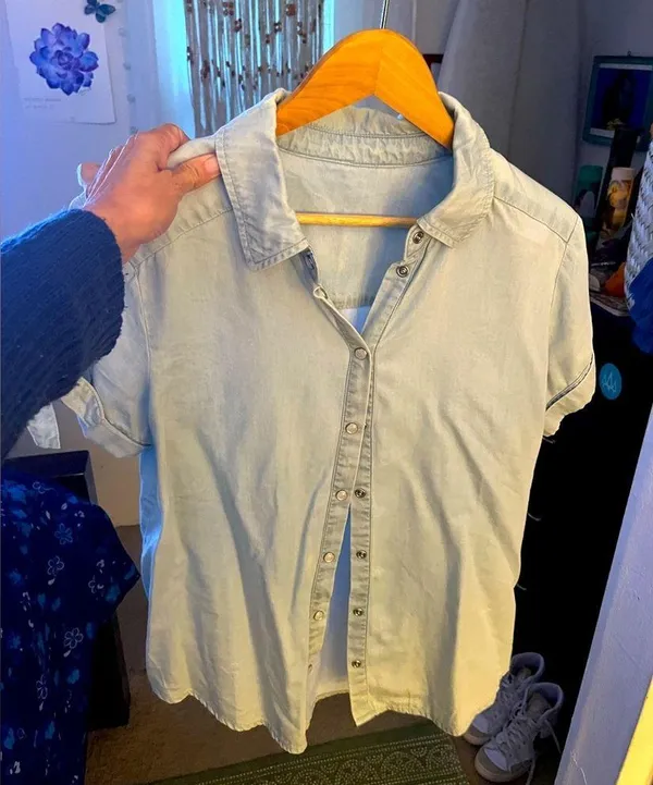 Paige DENIM light snap button shirt - Image 3