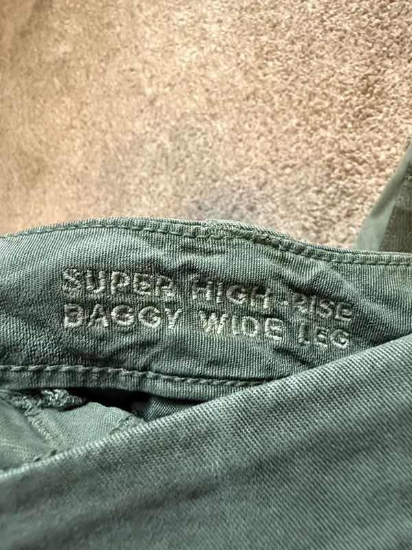 American Eagle Olive Green Super High Rise Baggy Wide Leg Pants‎ Size 6 - Image 7