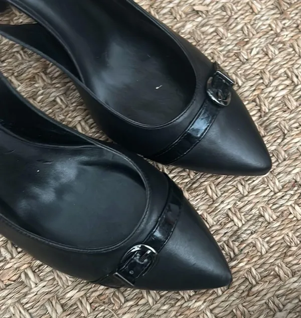 VAN Eli Black Clasp Kitten‎ Heels Size 9 - Image 3