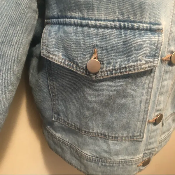 Lulus Classically Cool Light Wash Denim Jacket M Puff Sleeve Light Wash Pockets - Image 7