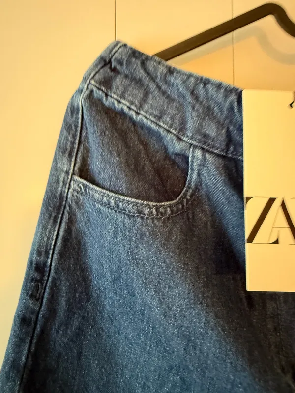 Classic Dark Wash High-Rise Relaxed Barrel Jeans - Image 5