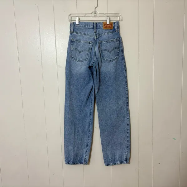 Levi’s ‘94 Baggy Jeans Women’s Size 24 High Rise Straight Leg Light Wash Denim - Image 8